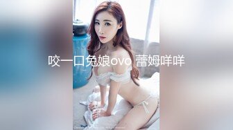 一男两骚女双飞啪啪大秀 翘起屁股操完一个再换另一个