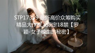 最新多位美女少妇极端贴B盗摄，B眼和BB离你只有一厘米 (4)