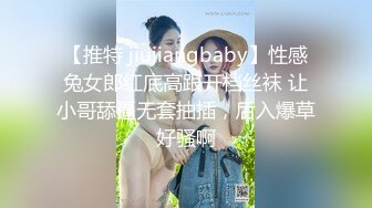 漂亮美眉 被无套输出 鸡吧都不够硬就急着往里插 小贫乳 小嫩穴