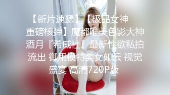 幸福眼镜哥，双飞大奶妹，左拥右抱一起舔屌，骑上来插骚逼